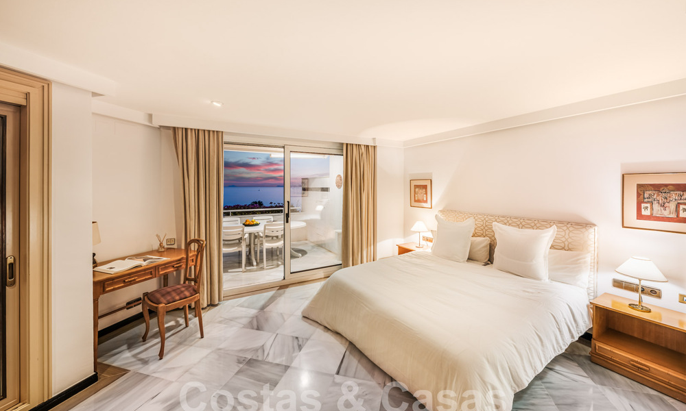 Apartamento de lujo en complejo en primera línea de playa en venta en Marbella centro 59289