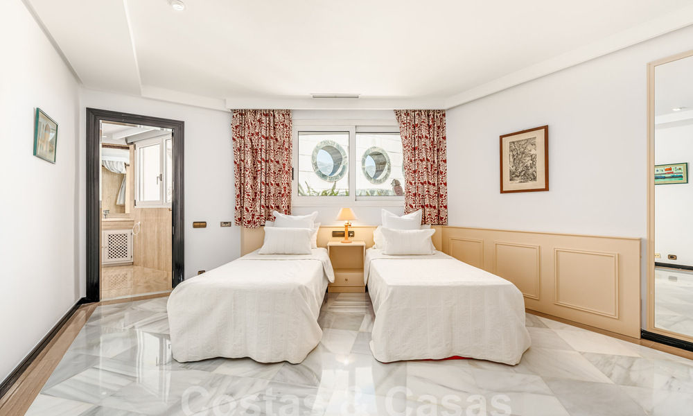 Apartamento de lujo en complejo en primera línea de playa en venta en Marbella centro 59293