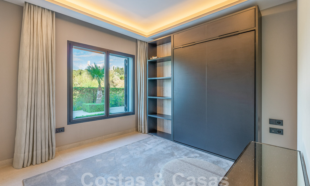 Casa moderna y familiar en venta en un complejo de playa a poca distancia del centro de Estepona 59411