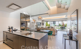 Casa moderna y familiar en venta en un complejo de playa a poca distancia del centro de Estepona 59412 