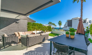 Casa moderna y familiar en venta en un complejo de playa a poca distancia del centro de Estepona 59416 