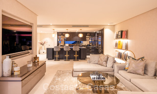 Ático vanguardista en venta con vistas panorámicas de 180°, en las colinas de Marbella 59424 