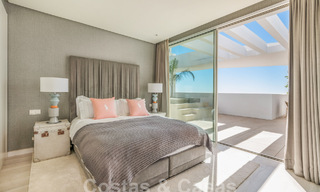 Ático vanguardista en venta con vistas panorámicas de 180°, en las colinas de Marbella 59431 