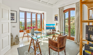 Villa mediterránea de lujo en venta en urbanización cerrada en El Madroñal, Marbella - Benahavis 59507 