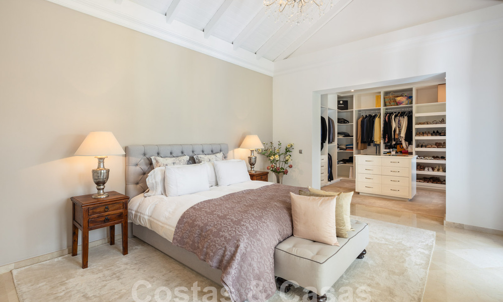 Villa mediterránea de lujo en venta en urbanización cerrada en El Madroñal, Marbella - Benahavis 59512