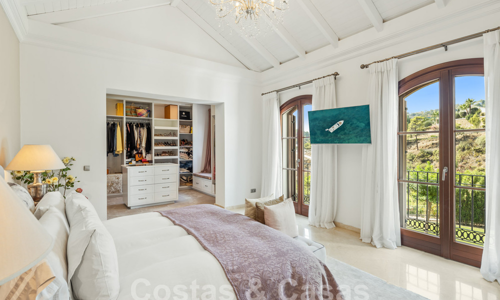 Villa mediterránea de lujo en venta en urbanización cerrada en El Madroñal, Marbella - Benahavis 59513