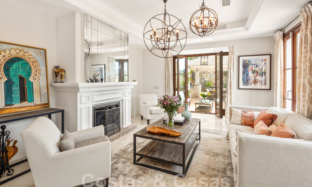 Villa mediterránea de lujo en venta en urbanización cerrada en El Madroñal, Marbella - Benahavis 59516