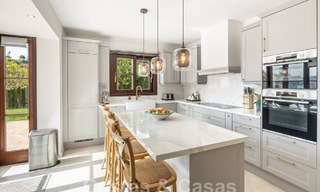 Villa mediterránea de lujo en venta en urbanización cerrada en El Madroñal, Marbella - Benahavis 59517 