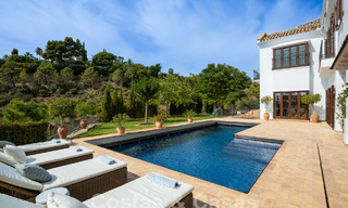 Villa mediterránea de lujo en venta en urbanización cerrada en El Madroñal, Marbella - Benahavis 59521 