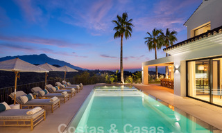 Moderna villa andaluza de lujo con vistas despejadas al mar en venta en urbanización cerrada de La Quinta, Marbella - Benahavis 59530 