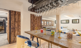 Moderna villa andaluza de lujo con vistas despejadas al mar en venta en urbanización cerrada de La Quinta, Marbella - Benahavis 59552 