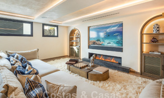 Moderna villa andaluza de lujo con vistas despejadas al mar en venta en urbanización cerrada de La Quinta, Marbella - Benahavis 59553 