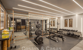 Moderna villa andaluza de lujo con vistas despejadas al mar en venta en urbanización cerrada de La Quinta, Marbella - Benahavis 59558 