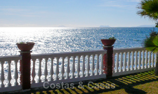 Villa de lujo en venta en primera línea de mar, Marbella - Estepona 31107 