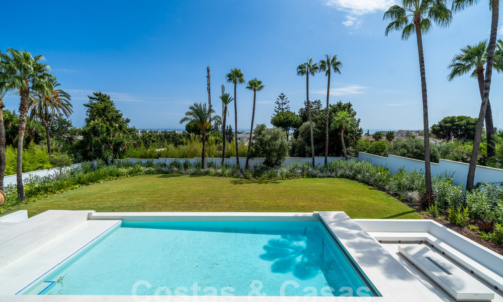 Villa contemporánea de nueva construcción en venta en una urbanización de golf preferida en la Nueva Milla de Oro, Marbella - Benahavis 59567