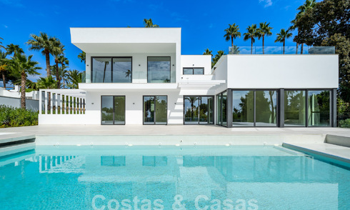 Villa contemporánea de nueva construcción en venta en una urbanización de golf preferida en la Nueva Milla de Oro, Marbella - Benahavis 59569