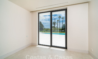 Villa contemporánea de nueva construcción en venta en una urbanización de golf preferida en la Nueva Milla de Oro, Marbella - Benahavis 59579 