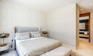 Villa contemporánea de nueva construcción en venta en una urbanización de golf preferida en la Nueva Milla de Oro, Marbella - Benahavis 782471 