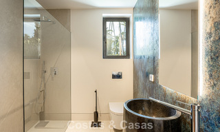 Villa contemporánea de nueva construcción en venta en una urbanización de golf preferida en la Nueva Milla de Oro, Marbella - Benahavis 782491 