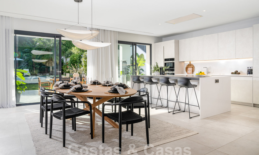 Moderna villa de lujo en venta en un estilo arquitectónico contemporáneo, a poca distancia de Puerto Banús, Marbella 59604
