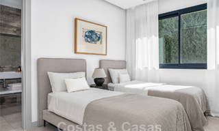 Moderna villa de lujo en venta en un estilo arquitectónico contemporáneo, a poca distancia de Puerto Banús, Marbella 59607 