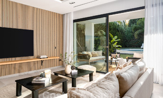 Moderna villa de lujo en venta en un estilo arquitectónico contemporáneo, a poca distancia de Puerto Banús, Marbella 59617 