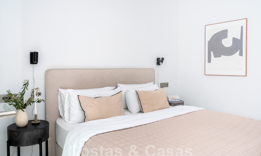 Moderna villa de lujo en venta en un estilo arquitectónico contemporáneo, a poca distancia de Puerto Banús, Marbella 59627