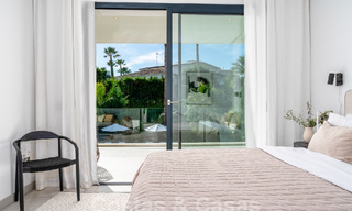Moderna villa de lujo en venta en un estilo arquitectónico contemporáneo, a poca distancia de Puerto Banús, Marbella 59637 