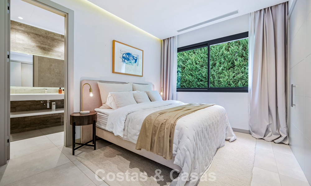 Moderna villa de lujo en venta en un estilo arquitectónico contemporáneo, a poca distancia de Puerto Banús, Marbella 788881