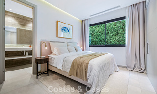 Moderna villa de lujo en venta en un estilo arquitectónico contemporáneo, a poca distancia de Puerto Banús, Marbella 788881 