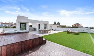 Moderna villa de lujo en venta en un estilo arquitectónico contemporáneo, a poca distancia de Puerto Banús, Marbella 788900 