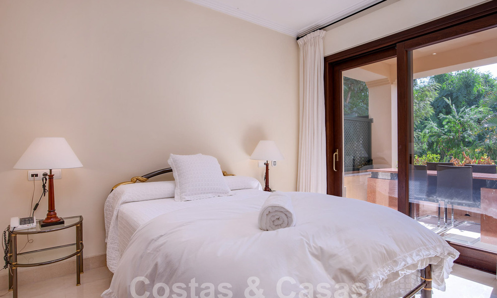 Villa de lujo atemporal con encanto andaluz en venta rodeada de campos de golf en Marbella - Benahavis 59658