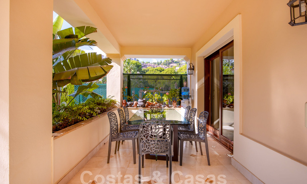 Villa de lujo atemporal con encanto andaluz en venta rodeada de campos de golf en Marbella - Benahavis 59659