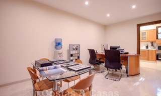 Villa de lujo atemporal con encanto andaluz en venta rodeada de campos de golf en Marbella - Benahavis 59671 