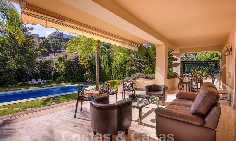 Villa de lujo atemporal con encanto andaluz en venta rodeada de campos de golf en Marbella - Benahavis 59685