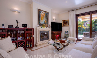 Villa de lujo atemporal con encanto andaluz en venta rodeada de campos de golf en Marbella - Benahavis 59687 