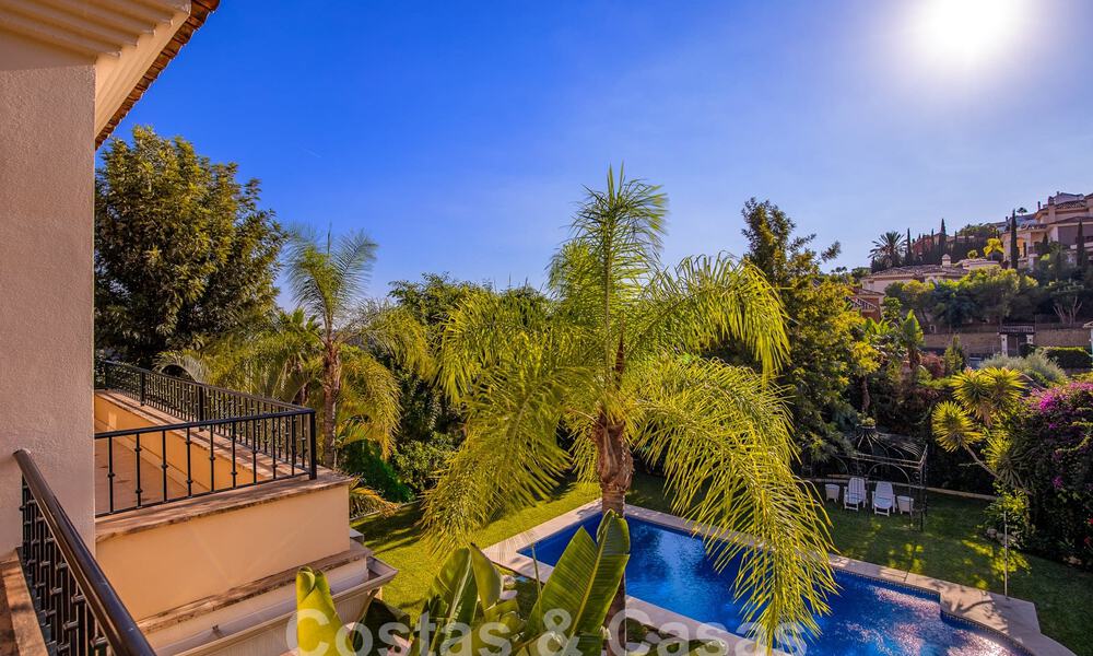 Villa de lujo atemporal con encanto andaluz en venta rodeada de campos de golf en Marbella - Benahavis 59694