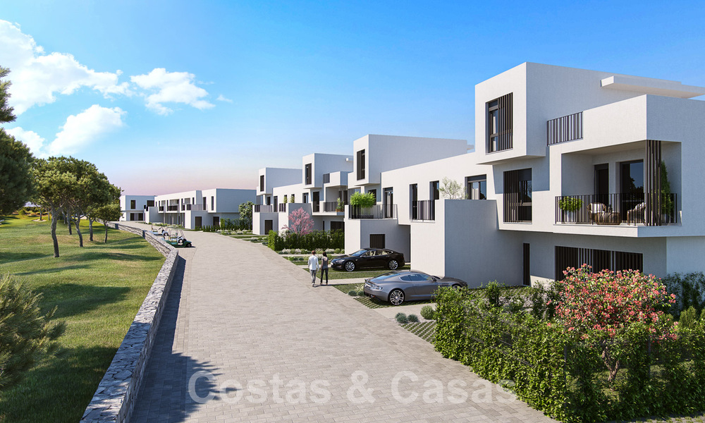 Nuevas y modernas casas adosadas de 4 dormitorios en venta en un exclusivo resort de golf en San Roque, Costa del Sol 59491