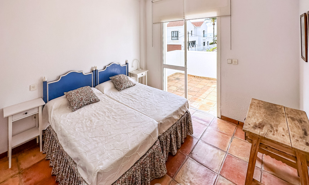 Villa a reformar con gran potencial en venta a pocos metros de la playa en una zona popular de Marbella Este 59704