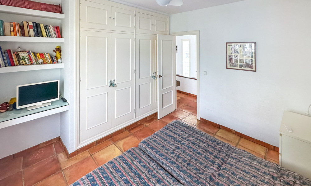 Villa a reformar con gran potencial en venta a pocos metros de la playa en una zona popular de Marbella Este 59707