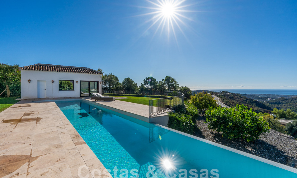 Majestuosa villa de lujo de estilo mediterráneo en venta con impresionantes vistas panorámicas al mar en Marbella - Benahavis 59824