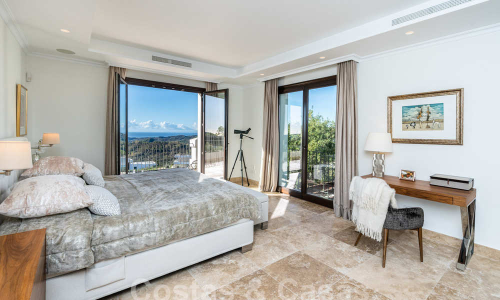 Majestuosa villa de lujo de estilo mediterráneo en venta con impresionantes vistas panorámicas al mar en Marbella - Benahavis 59827