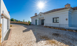 Majestuosa villa de lujo de estilo mediterráneo en venta con impresionantes vistas panorámicas al mar en Marbella - Benahavis 59828 