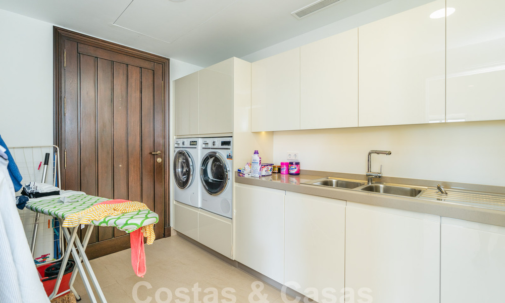 Majestuosa villa de lujo de estilo mediterráneo en venta con impresionantes vistas panorámicas al mar en Marbella - Benahavis 59862