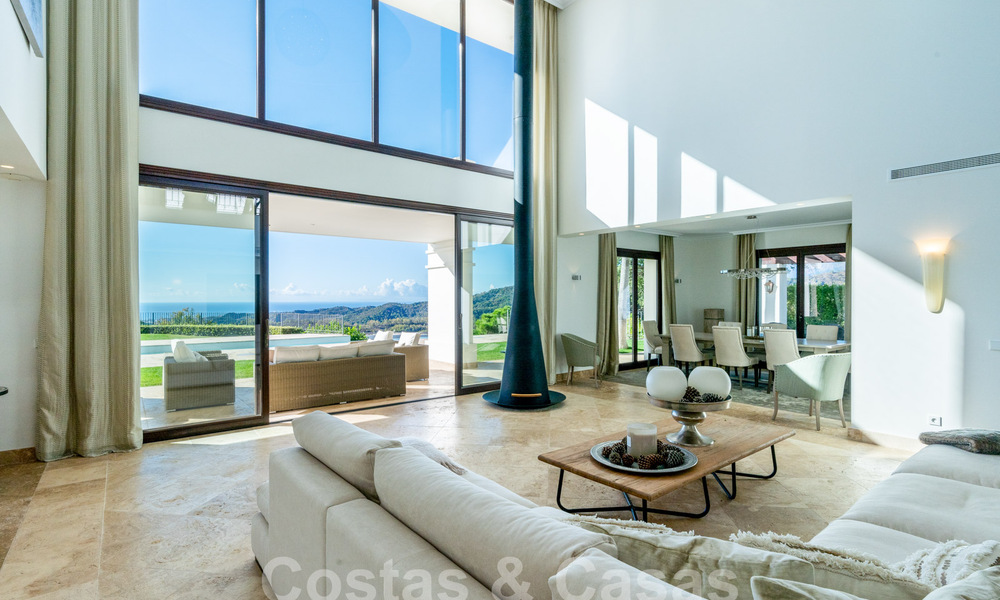 Majestuosa villa de lujo de estilo mediterráneo en venta con impresionantes vistas panorámicas al mar en Marbella - Benahavis 59874