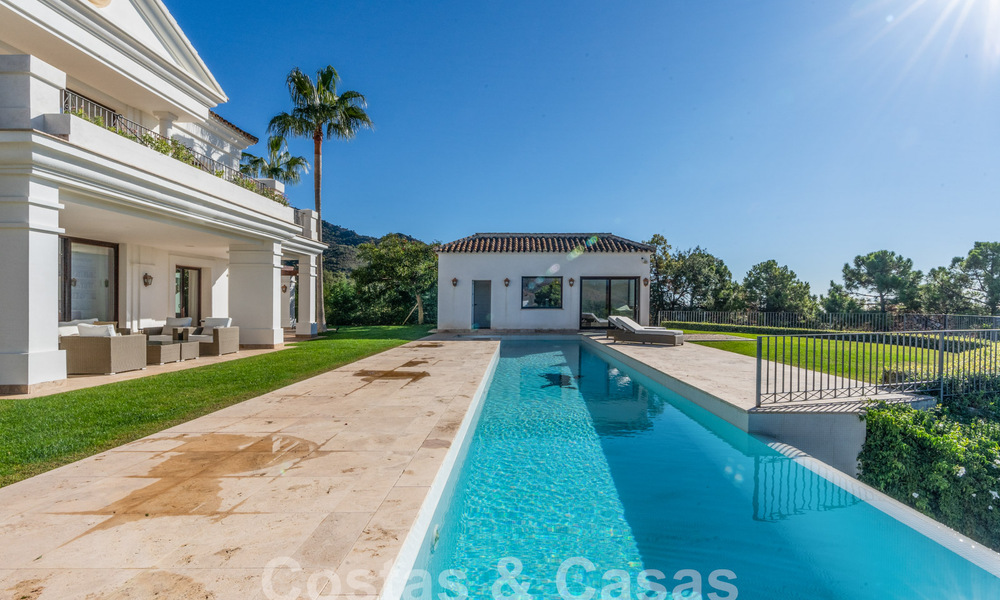 Majestuosa villa de lujo de estilo mediterráneo en venta con impresionantes vistas panorámicas al mar en Marbella - Benahavis 59883