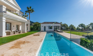 Majestuosa villa de lujo de estilo mediterráneo en venta con impresionantes vistas panorámicas al mar en Marbella - Benahavis 59883 