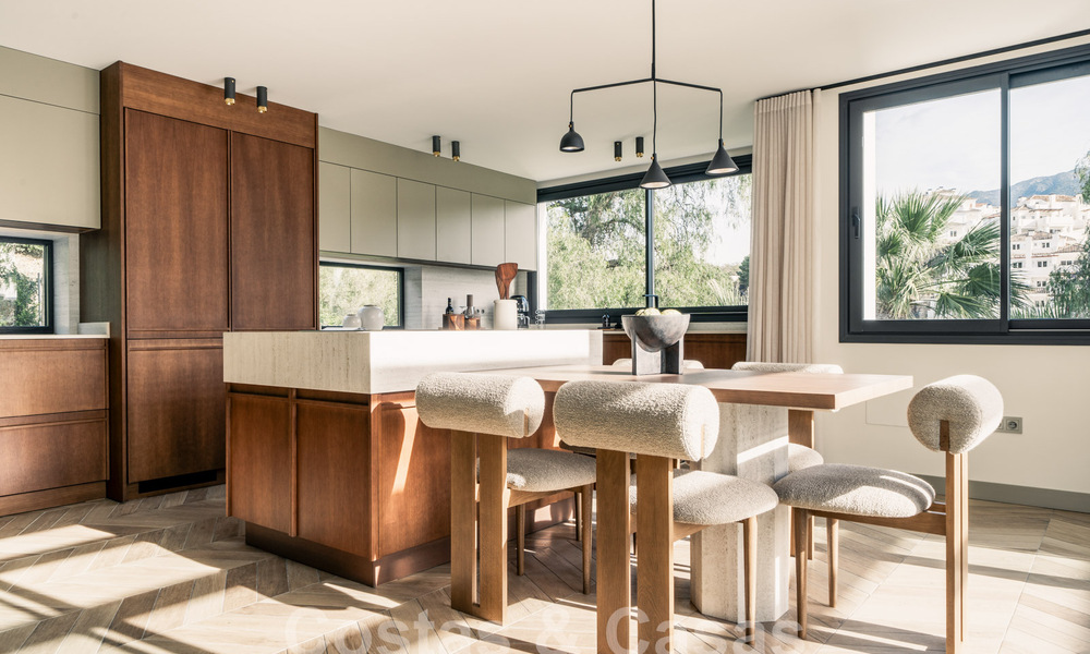 Villa de lujo totalmente reformada con vistas al mar en venta en Nueva Andalucia, Marbella 59991