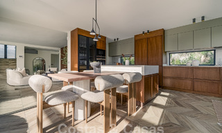 Villa de lujo totalmente reformada con vistas al mar en venta en Nueva Andalucia, Marbella 59992 