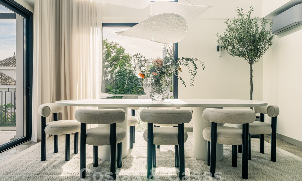 Villa de lujo totalmente reformada con vistas al mar en venta en Nueva Andalucia, Marbella 59997